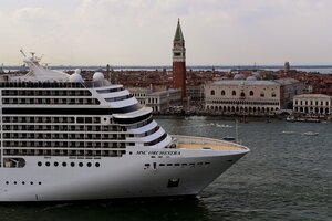Italia prohibió navegar por los canales de Venecia a los grandes cruceros 