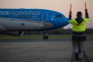 Aerolíneas Argentinas ya trasladó 20 millones de vacunas a la Argentina