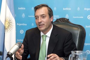 Martín Soria: “Es la primera vez que un presidente argentino envía armas para sostener un golpe de Estado"