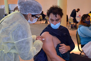 Vacuna contra la covid: preocupa en Mendoza que pocas personas de 30 a 40 años se la aplican (Fuente: Télam)
