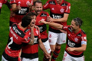 Flamengo fue mucho para Defensa, que se despidió de la Copa (Fuente: Fotobaires)