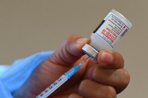 Vacuna de Moderna: Argentina empezará a aplicarla en adolescentes (Fuente: AFP)
