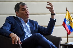 Rafael Correa: "Cambiaron la historia de Ecuador con trampas" (Fuente: AFP)