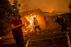 Incendios: el fuego partió en dos una isla en Grecia (Fuente: AFP)