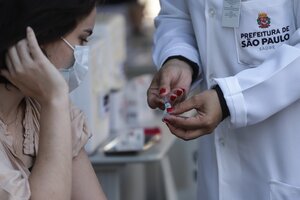 San Pablo arma una fiesta para terminar de vacunar contra la covid a todos los mayores de 18  (Fuente: AFP)