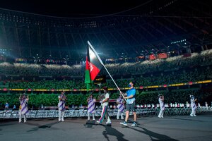 La bandera de Afganistán desfiló en los Juegos Paralímpicos, aunque sus atletas no pudieron viajar (Fuente: EFE)