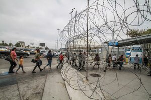 "Quedate en México": la Corte Suprema de Estados Unidos ordenó reactivar una cuestionada política migratoria de Trump (Fuente: Xinhua)