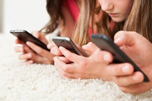 Adolescentes y redes sociales: ¿quién pone un límite? 