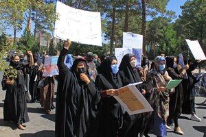 Afganistán: las mujeres salieron a protestar ante el incierto futuro (Fuente: AFP)
