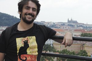 "Alto en el cielo", la novela de Juan Pablo Bertazza que abre pasajes entre Praga y Buenos Aires