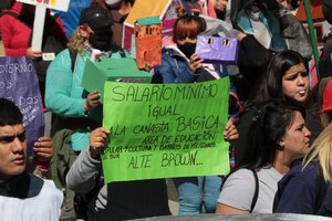 Organizaciones sociales se movilizan a Plaza de Mayo por un aumento del Salario Mínimo Vital y Móvil (Fuente: Bernardino Avila)