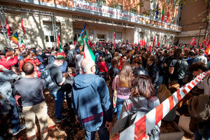 Repudio en Italia a las violentas manifestaciones de antivacunas y neofascistas  (Fuente: EFE)