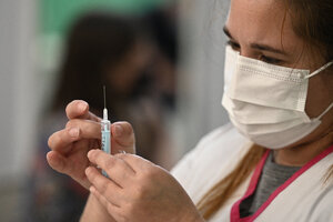Coronavirus: un estudio indica que la vacunación reduce 90% el riesgo de hospitalización y muerte (Fuente: AFP)