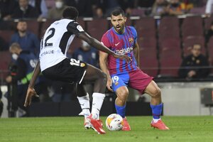 Sergio Agüero tuvo su esperado, aunque "mini", debut con el Barcelona (Fuente: NA)