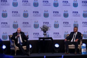 FIFA quiere agrandar el fútbol para sobrevivir (Fuente: Prensa AFA)