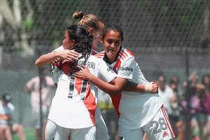 Clausura femenino: River vapuleó a Comunicaciones y quedó como líder (Fuente: Prensa River femenino)