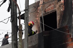 Incendio en La Tablada: murieron una pareja y su hijo de diez años (Fuente: Télam)