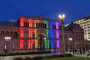 La Casa Rosada se iluminó con los colores del orgullo LGBTI+