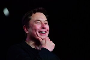 Elon Musk pregunta a sus seguidores de Twitter si debe vender el 10% de sus acciones de Tesla 
