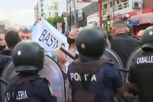 Crimen del kiosquero: tensión entre la Policía y manifestantes en la marcha 