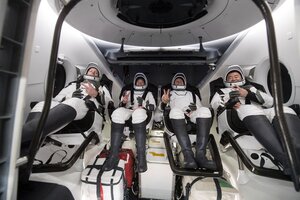 SpaceX: terminó la misión Crew-2 y aterrizó la cápsula Dragon con cuatro astronautas (Fuente: AFP)