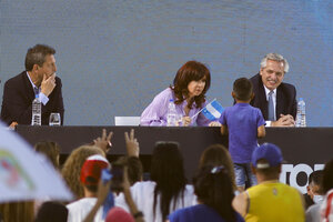 Sergio Massa, Cristina Kirchner y Alberto Fernández en el cierre de campaña en Merlo.