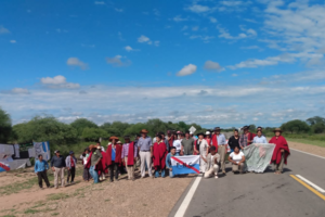 Campesinos acamparon en la ruta 81 ante la falta de respuestas