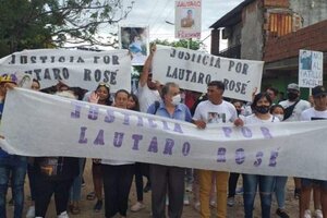 Multitudinaria marcha en Corrientes para exigir justicia por Lautaro Rosé