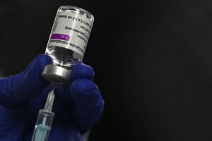 La vacuna de AstraZeneca es la más barata y la más fácil de transportar.  (Fuente: AFP)