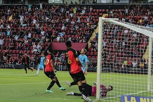 Liga Profesional: Colón goleó y hundió más a Atletico Tucumán (Fuente: Prensa Colón de Santa Fe)