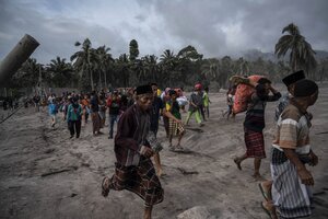 Indonesia: al menos 14 muertos por la erupción de un volcán (Fuente: AFP)
