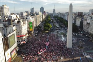 Hinchas de River, de festejo por los tres años de la "Copa Eterna"  (Fuente: Télam)