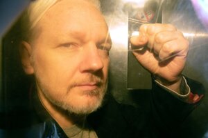 Julian Assange sufrió un "pequeño derrame cerebral" en la cárcel en octubre