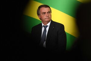 Bolsonaro prohibió que se exija a los alumnos estar vacunados  (Fuente: AFP)