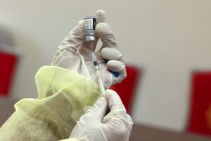 Coronavirus: comienza el ensayo clínico de una vacuna basada en la variante Ómicron (Fuente: AFP)