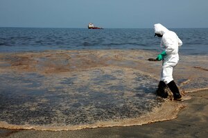 Detectaron un segundo derrame de petróleo en la refinería de Repsol en Perú (Fuente: EFE)