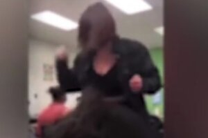 Qué significa el video que muestra a una estudiante golpeando 35 veces en la nuca a otra ante la pasividad general