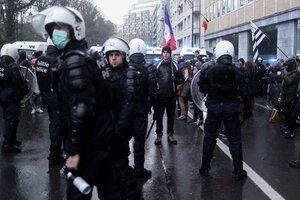 Bloquearon la marcha de vehículos que iba a Bruselas para sumarse a la "Caravana de la libertad"  (Fuente: AFP)