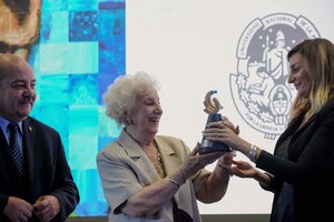 Estela de Carlotto recibió el Premio Rodolfo Walsh  (Fuente: Télam)