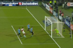 ¿Fue gol de Perú?: el video de la polémica jugada del partido contra Uruguay