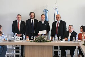 Osvaldo Jaldo, Juan Manzur y Santiago Cafiero debatieron sobre comercio exterior con empresas tucumanas  