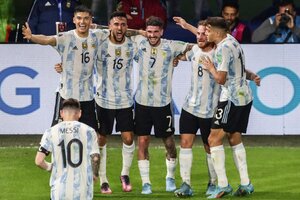 Argentina vivió una noche inolvidable y goleó 3-0 a Venezuela  (Fuente: EFE)