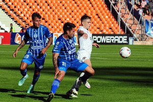 Copa de la Liga: Estudiantes obtuvo un punto agónico en Mendoza (Fuente: Télam)