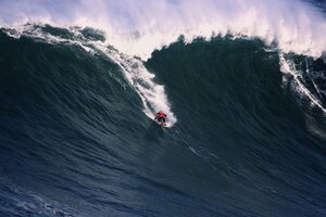 El argentino que surfea las olas más grandes del mundo