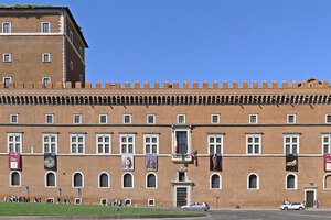 Roma: un argentino estrelló su dron contra el edificio en el que se encuentra"el balcón de Mussolini"