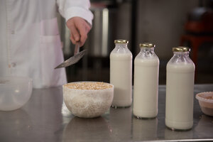 Crean un jugo a base de quinoa que se destaca por sus valores nutricionales
