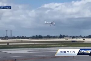 Un pasajero sin experiencia aterrizó un avión en Florida 