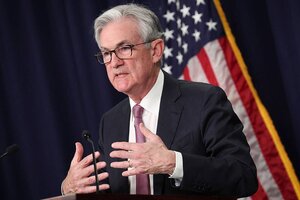 “Si la FED no ve signos de merma en las presiones inflacionarias, se considerará una mayor agresividad”, advirtió Powell.