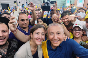 Ingrid Betancourt junto a Rodolfo Hernández. (Fuente: AFP)