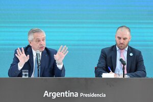 Alberto Fernández y Martín Guzmán anunciaron la creación de un régimen especial de acceso de divisas para la producción hidrocarburífera. Imagen: Télam.